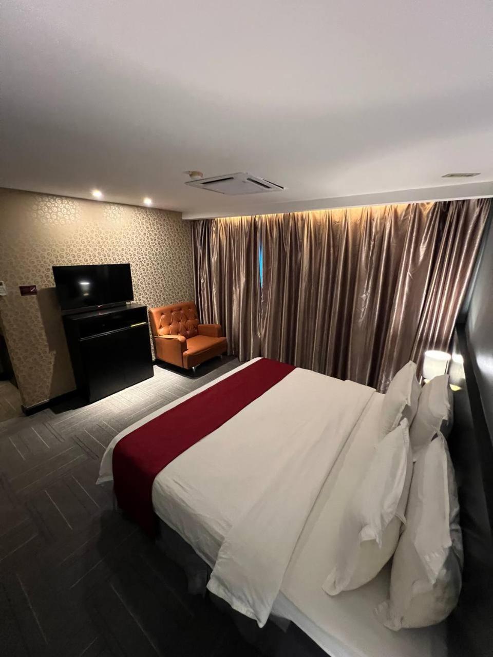 Hotel De Leon Lahad Datu Δωμάτιο φωτογραφία